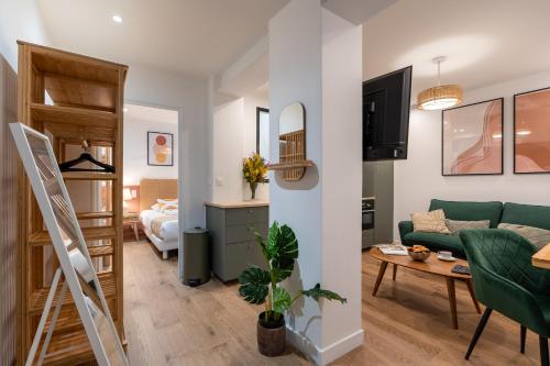 NEW - Designer Flat for 4 pp