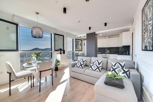 XPCE SKY TOWERS - Parking Free