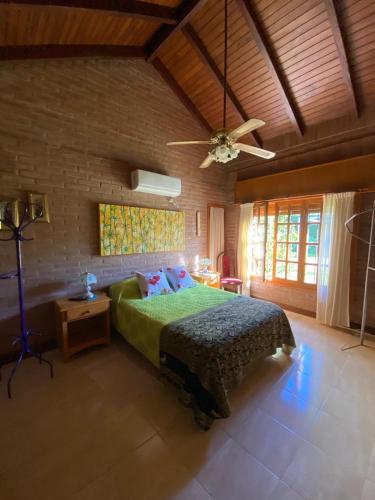 Ένα ή περισσότερα κρεβάτια σε δωμάτιο στο Chalet Espectacular