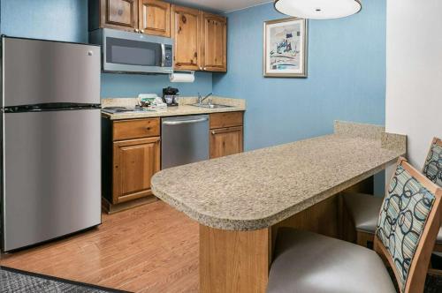 Gallery image of MainStay Suites Phoenix North in Phoenix