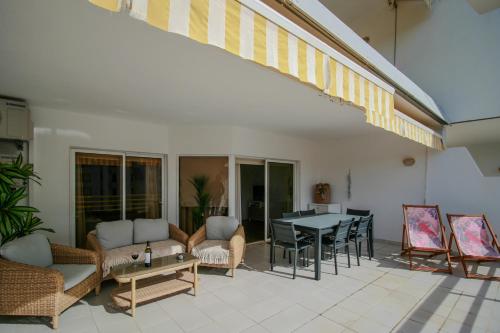 FLH Vilamoura Sunny Apartment with Pool