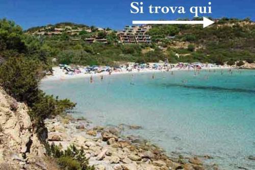 a beach in st twresa gulf in croatia at Villa Acquamarina a 2 passi dal mare in Simius