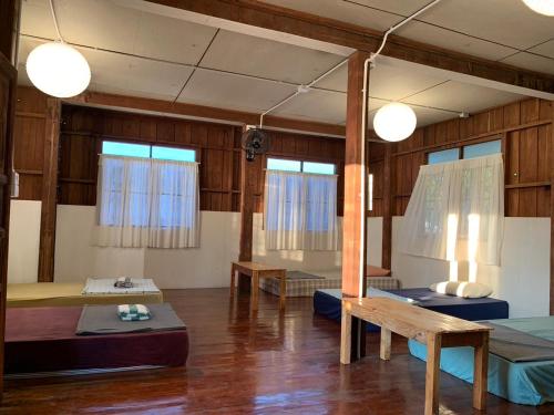 Postel nebo postele na pokoji v ubytování Ka Prao Kai Hostel