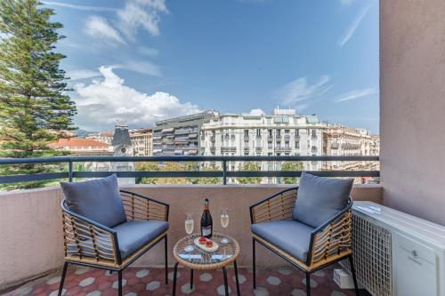 Elegant Condo with Balconies in the Heart of Nice