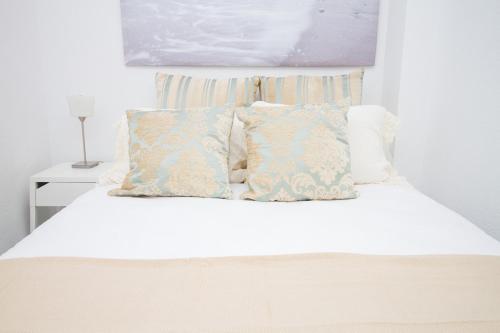 Posteľ alebo postele v izbe v ubytovaní C57 - Spacious and Bright Apartment