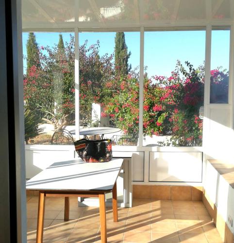 Fotografie z fotogalerie ubytování Ground floor apartment, with spectacular pool in rural holiday park FINCA EL MORALEJO v destinaci Tolox