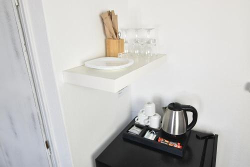 Tetera y cafetera en Aegeeis