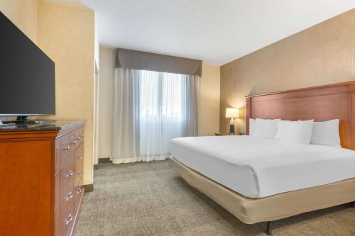 Drury Plaza Hotel Phoenix Tempe Image