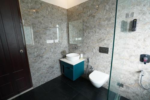 Ένα μπάνιο στο Valley facing 4BHK-luxury villa in Dehradun