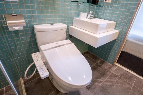 Bilik mandi di CHECK inn Express Taichung Yizhong