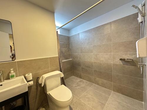 Ένα μπάνιο στο EbS Residence Chaweng