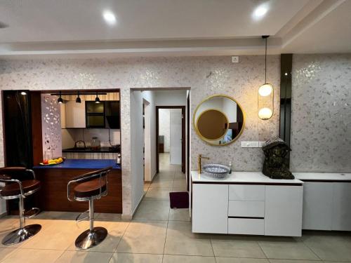 Η κουζίνα ή μικρή κουζίνα στο Cosy 1bhk in Bhartiya city