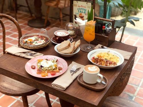 Mad på lejlighedshotellet eller i nærheden