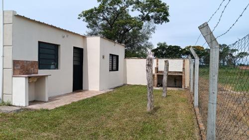 El edificio en el que está la casa vacacional