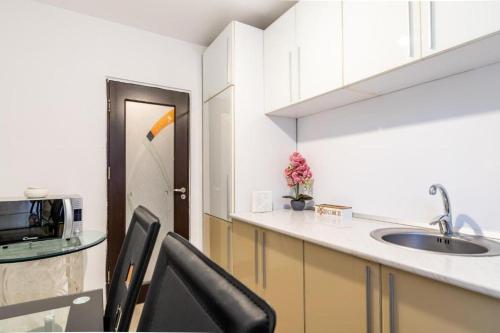 Η κουζίνα ή μικρή κουζίνα στο Apartament Brazda