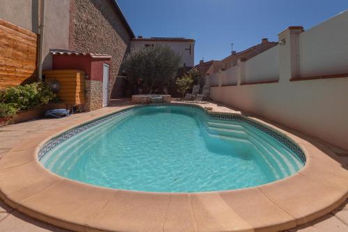 Maison Bompas 6 personnes piscine et jacuzzi