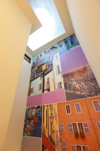 Gambar di galeri bagi Fasiter B&B train station di Hualien City