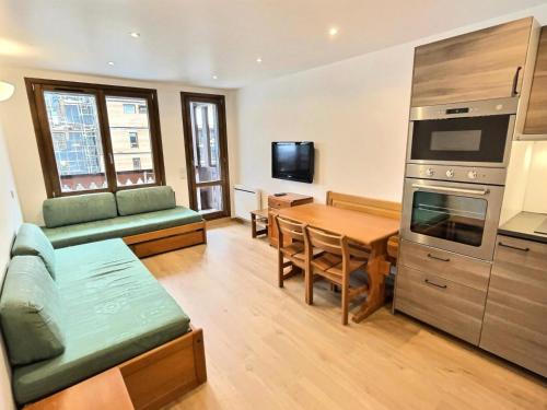 Résidence Les Jardins De Val - Appartement 2 pièces pour 4 personnes à Val d'Isère à 350 mètres du centre du village et 450m des pistes MAE-1814
