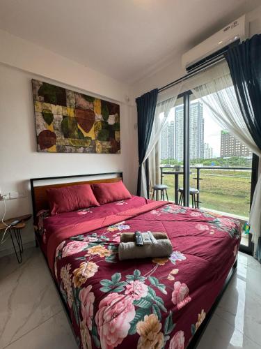 Postel nebo postele na pokoji v ubytování Stay n Cozy Apartemen Sky House BSD by SM ROOM