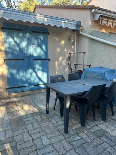 Photo de la galerie de l'établissement Maison 6 couchages , barbecue Clim , terrasse à 200m plage, à Sainte-Marie-la-Mer