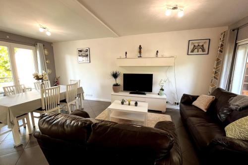 Family home between Paris and Disneyland