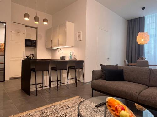 Kuchyň nebo kuchyňský kout v ubytování Family Suite Nr 1 - J26 LUXURY APARTMENT, Jauniela 26 Old Riga - Great Location - 2 Bedrooms - 85 m2