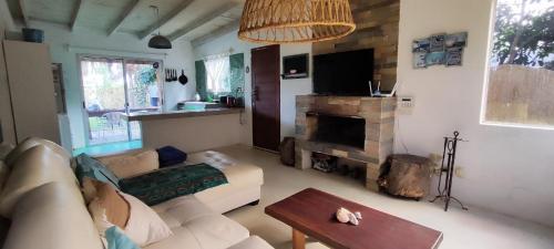 Μια τηλεόραση ή/και κέντρο ψυχαγωγίας στο B del Este