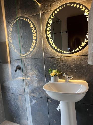 Un baño de Cabañas Alondra