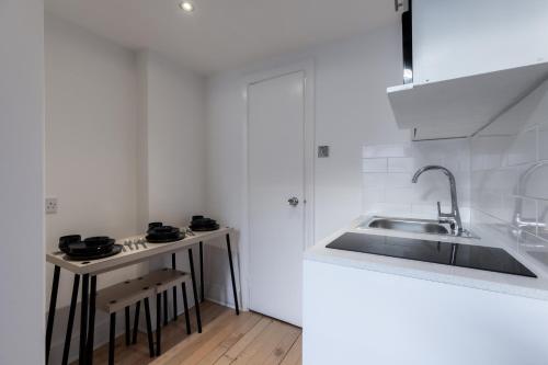 Cucina o angolo cottura di Devonshire Terrace Studios