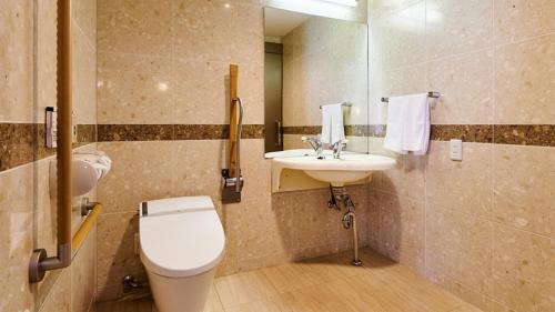 Et badeværelse på Toyoko Inn Narita Airport Honkan