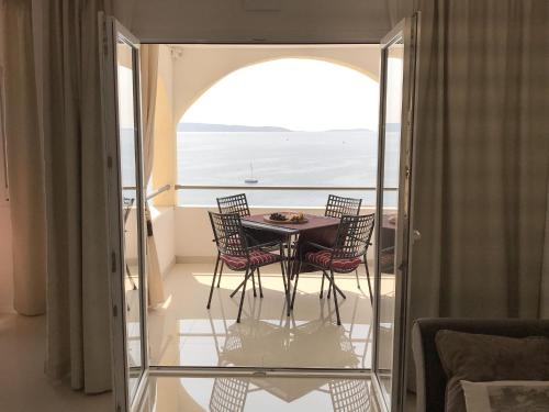 Heated swimming pool, stunning sea view terrace a9
