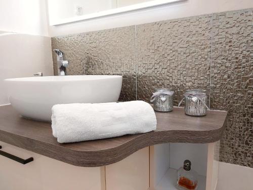 Heated swimming pool, stunning sea view terrace a7,