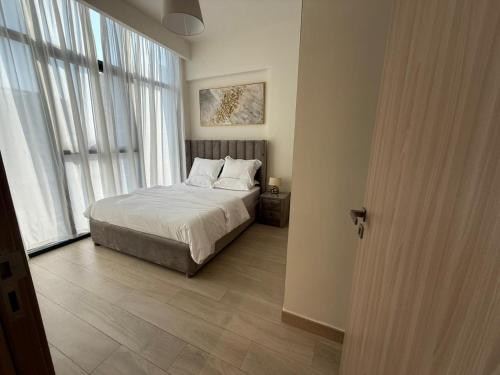 Cozy 01 BHK with Balcony