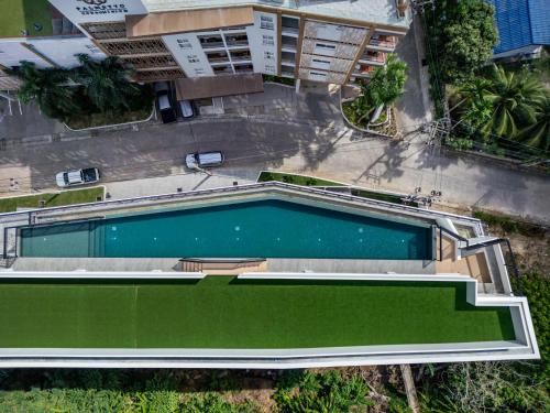 Kolam renang di atau dekat dengan Palmetto Park Residence
