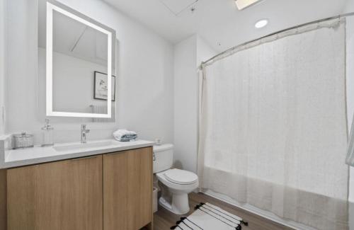 Gallery image of Sunset Duo 2 bedroom Charm with FREE Parking in Los Angeles