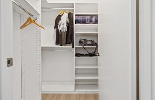 Gallery image of Sunset Duo 2 bedroom Charm with FREE Parking in Los Angeles