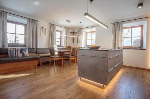 Exklusive 103 qm FEWO Salvenblick, gratis Skibus direkt ab Wohnung