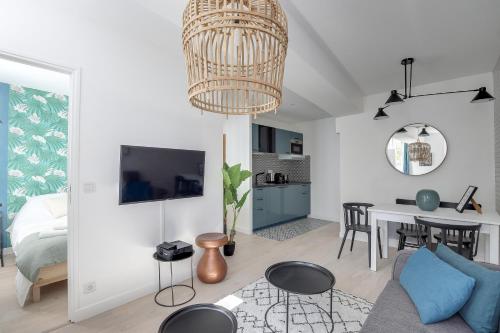 Promenade Best Bakeries from a Cozy Boho 1 Bedroom