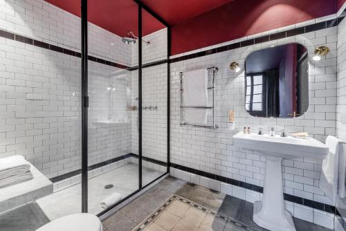 The Nine Suites - B Home