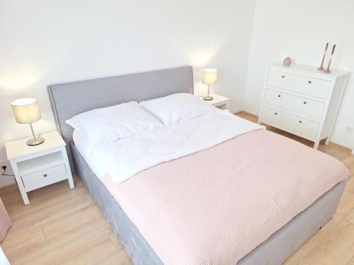 Classic Apartament - prywatny parking, blisko szpital Arkońska i Strzałowska