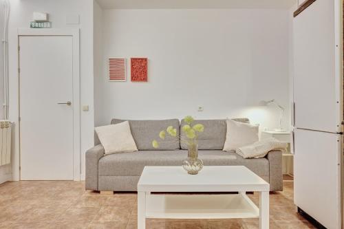 La casa de los cuadros by Clabao