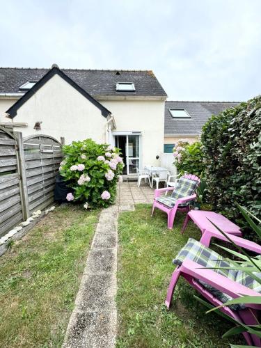 Photo de la galerie de l'établissement Maisonnette tout confort - Jardin -300m des plages, à Guidel
