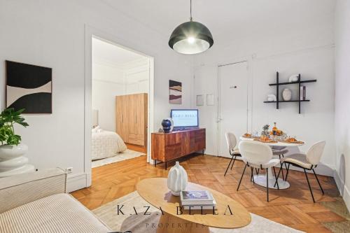 Μια τηλεόραση ή/και κέντρο ψυχαγωγίας στο Nice flat in Neuilly sur Seine