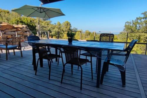 Balkón nebo terasa v ubytování Maison avec vue sur forêt