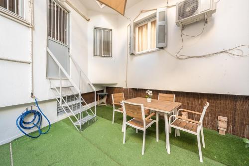 Charming Apartment near Acropolis 100mbps WiFi