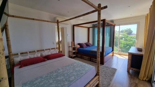 Giường trong phòng chung tại Villa Hélèna B&B