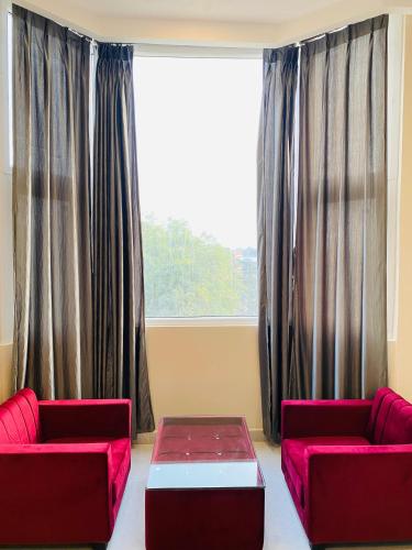 Ruang duduk di Hotel JMS Grand