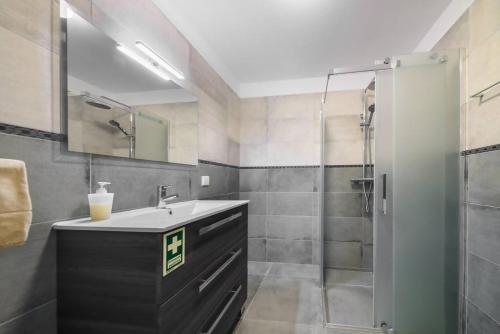 Casa Cabral by MTH