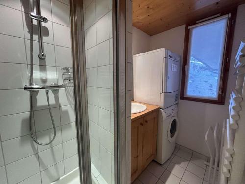 Duplex cosy 4/6 pers, proche télésiège et commerce, pkg couvert, casier à ski – Méribel