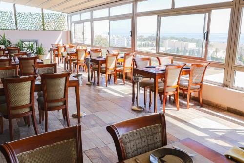 Un restaurante o sitio para comer en César Palace Sousse